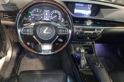 Lexus ES200