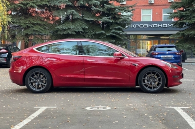 Tesla Model 3 Long Range