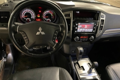 Mitsubishi Pajero IV