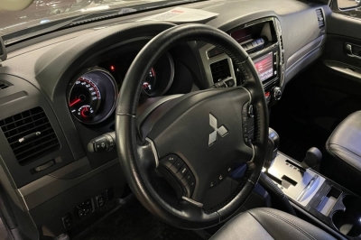 Mitsubishi Pajero IV