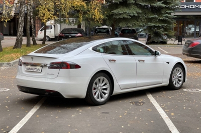 Tesla Model S Performance