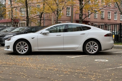 Tesla Model S Performance