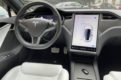 Tesla Model S Performance