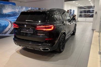 BMW X5 M50d IV