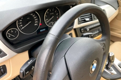 BMW 3 серии 320i