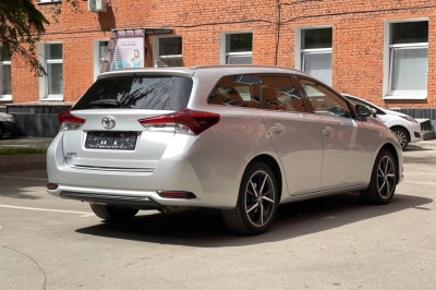 Toyota Auris Touring Sports