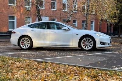 Tesla Model S Performance