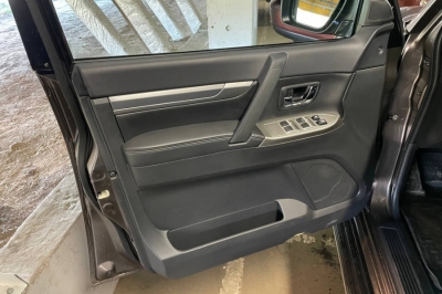 Mitsubishi Pajero IV