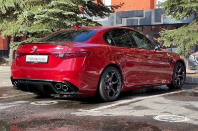 Alfa Romeo Giulia Quadrifoglio 