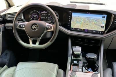 VW Touareg R-line