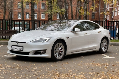 Tesla Model S Performance