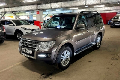 Mitsubishi Pajero IV